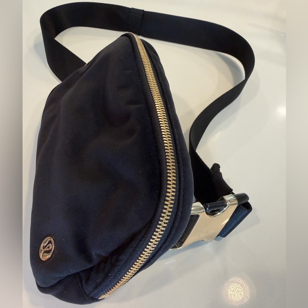 lululemon velour black belt bag with gold zipper like new rare limited edition